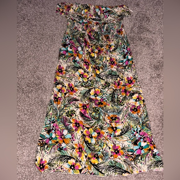 torrid Dresses & Skirts - Strapless size 2 torrid floral maxi dress